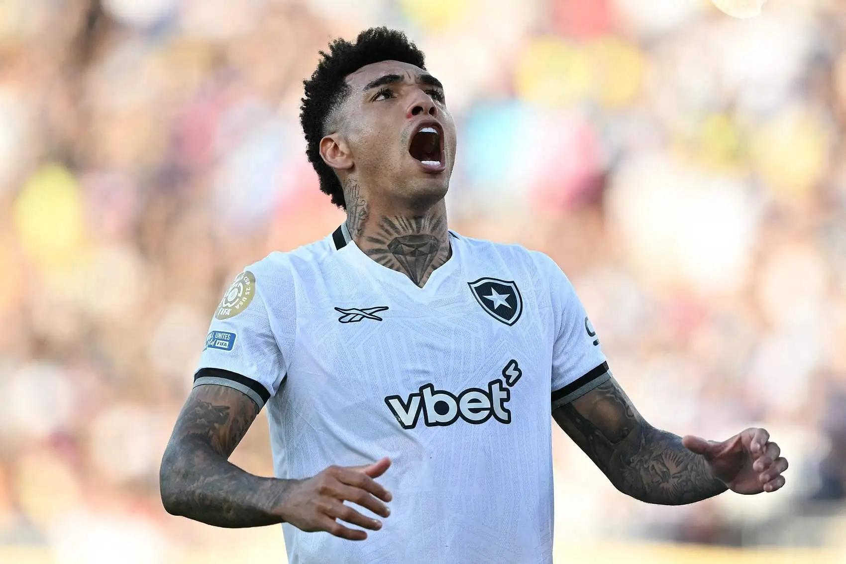 爱游戏入口-关于赛前突围战来临；阿斯顿维拉围绕欧超杯完成体检；球迷炸锅；赛程密集仍需轮换的信息